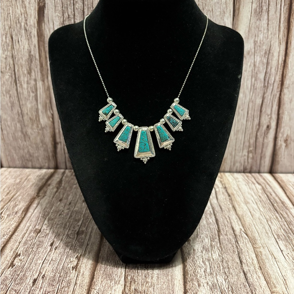 🌻AEO Silver Tone Southwest Design Necklace 18”+2”